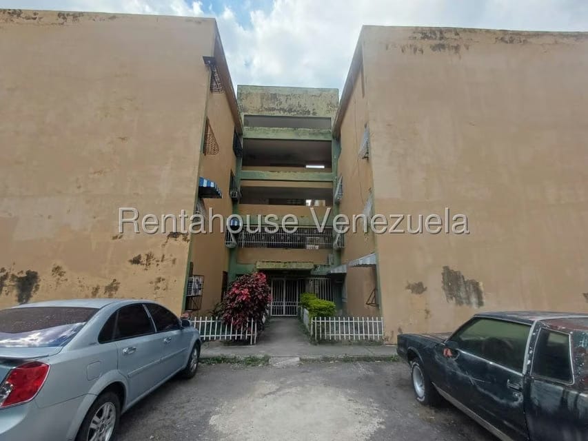 Apartamento (1 Nivel) en Alquiler en Conjunto Residencial Turmero, Aragua - 3