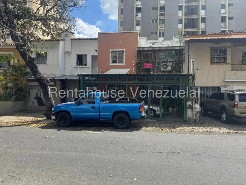 Casa (Duplex) en Venta en La Campiña, Distrito Metropolitano