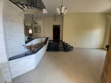 CASA EN VENTA URB. EL PARRAL - 3