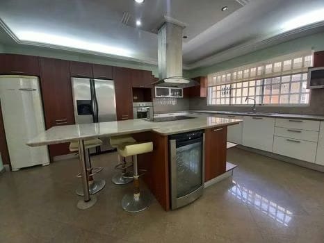 CASA EN VENTA URB. EL PARRAL - 5