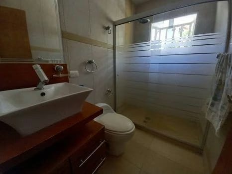 CASA EN VENTA URB. EL PARRAL - 7