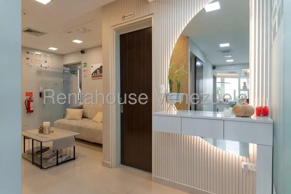 Comercial (Local Comercial) en Venta en El Rosal, Distrito Metropolitano - 11