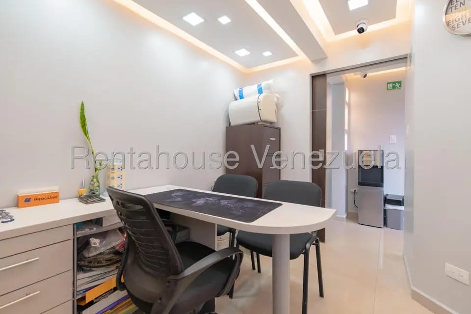 Comercial (Local Comercial) en Venta en El Rosal, Distrito Metropolitano - 18