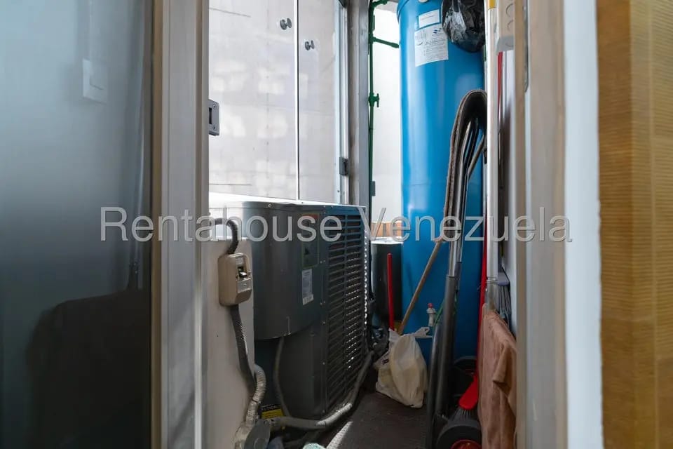 Comercial (Local Comercial) en Venta en El Rosal, Distrito Metropolitano - 24