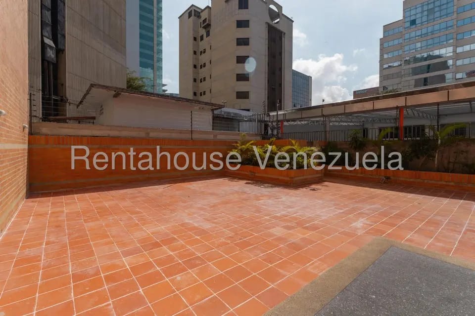 Comercial (Local Comercial) en Venta en El Rosal, Distrito Metropolitano - 25