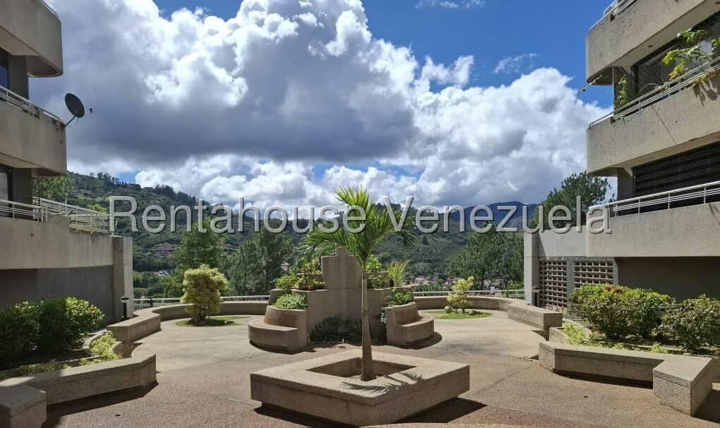 Apartamento (1 Nivel) en Venta en Las Esmeraldas, Distrito Metropolitano - 2