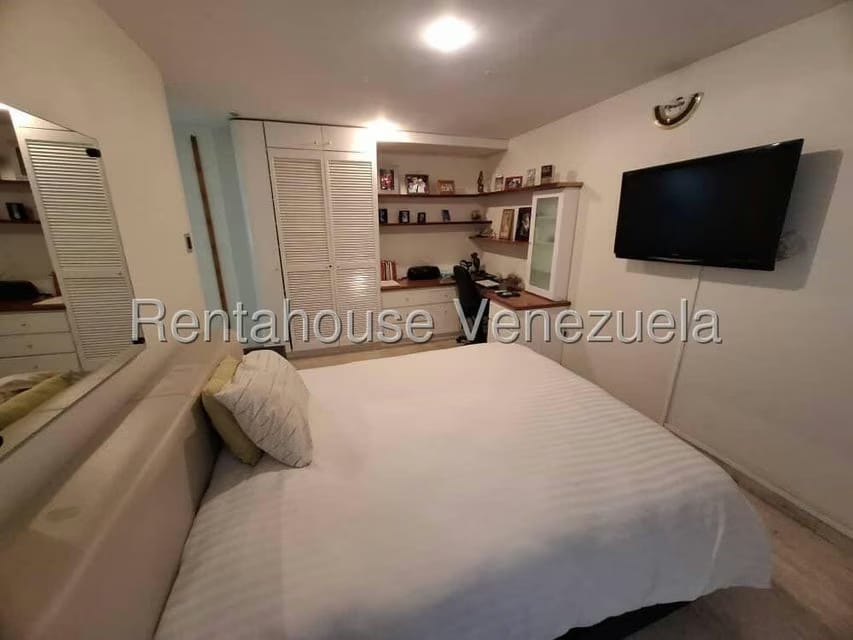 Apartamento (1 Nivel) en Venta en Las Esmeraldas, Distrito Metropolitano - 23