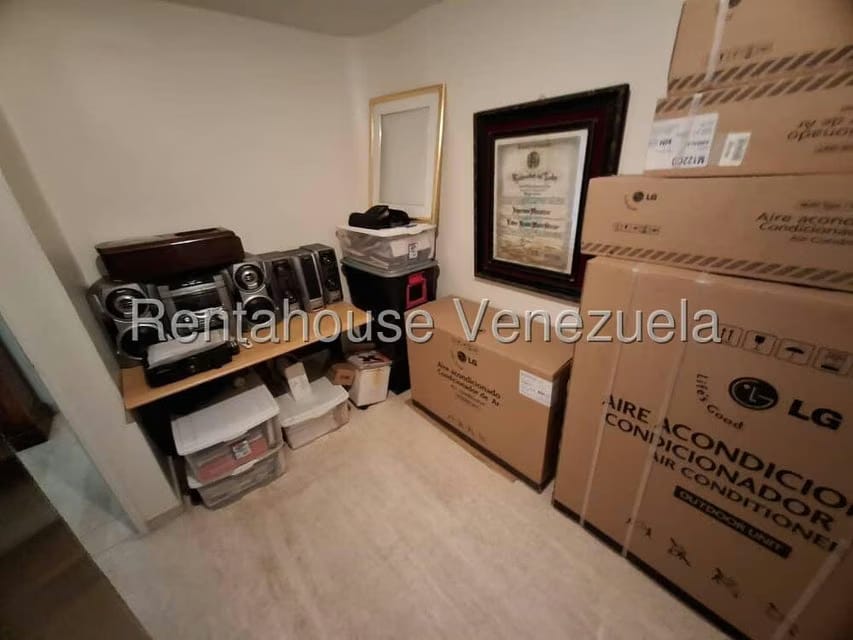 Apartamento (1 Nivel) en Venta en Las Esmeraldas, Distrito Metropolitano - 25