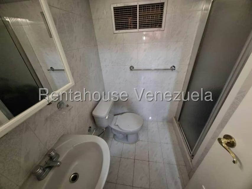 Apartamento (1 Nivel) en Venta en Las Esmeraldas, Distrito Metropolitano - 36