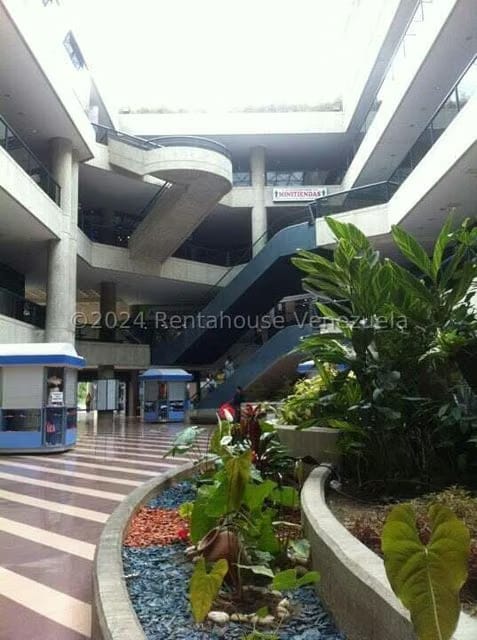 Comercial (Local Comercial) en Alquiler en Las Salias, Miranda - 2
