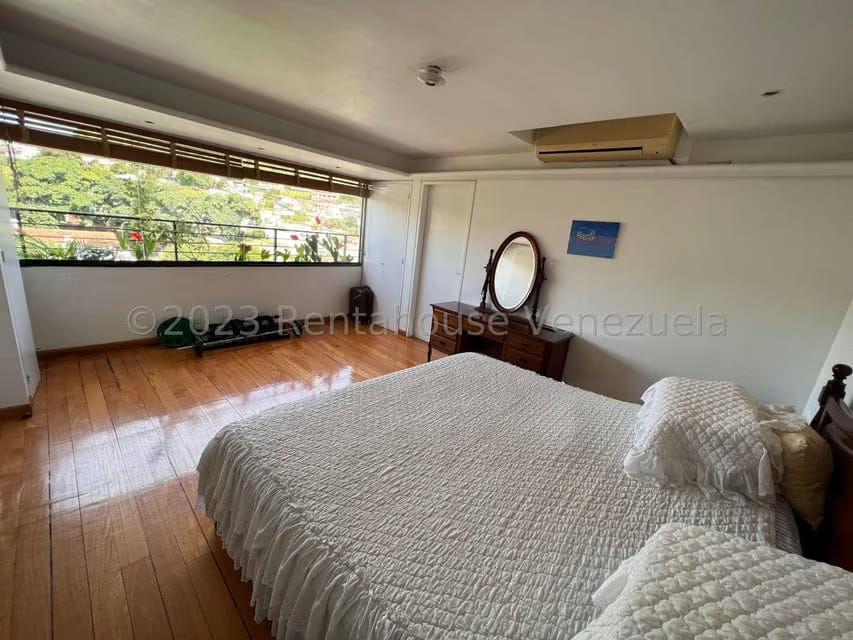 Apartamento (1 Nivel) en Venta en Cumbres de Curumo, Distrito Metropolitano - 28