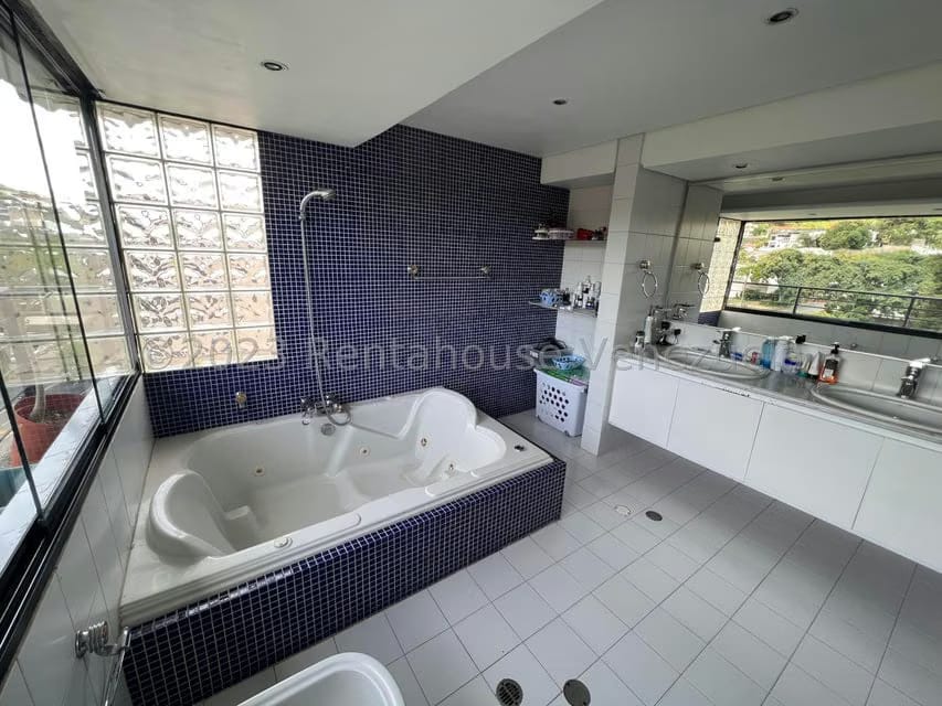 Apartamento (1 Nivel) en Venta en Cumbres de Curumo, Distrito Metropolitano - 32