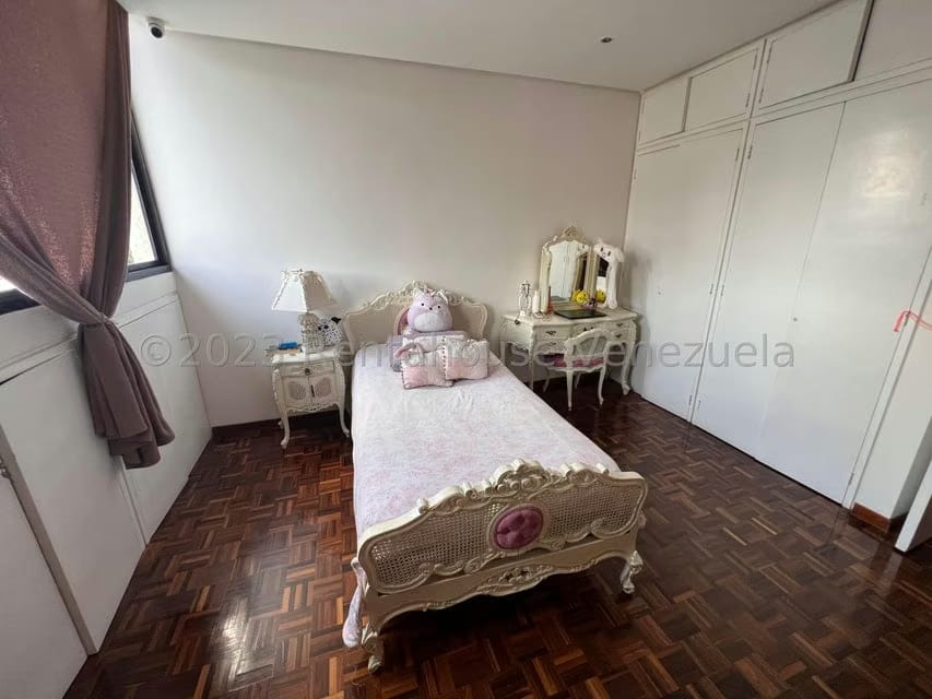 Apartamento (1 Nivel) en Venta en Cumbres de Curumo, Distrito Metropolitano - 35