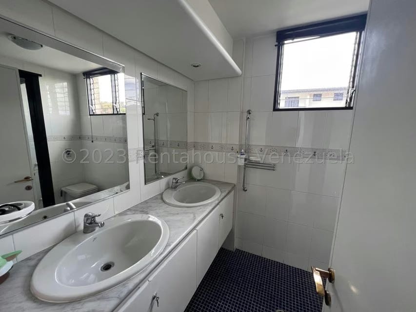 Apartamento (1 Nivel) en Venta en Cumbres de Curumo, Distrito Metropolitano - 43