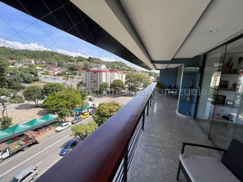 Apartamento (1 Nivel) en Venta en Cumbres de Curumo, Distrito Metropolitano - 10
