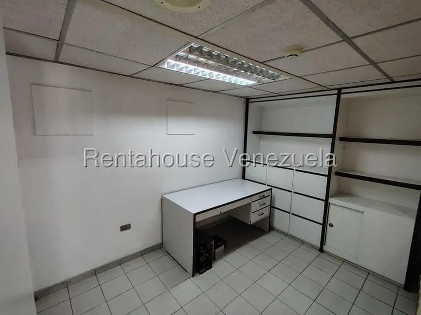 Comercial (Local Comercial) en Alquiler en El Paraiso, Distrito Metropolitano - 11