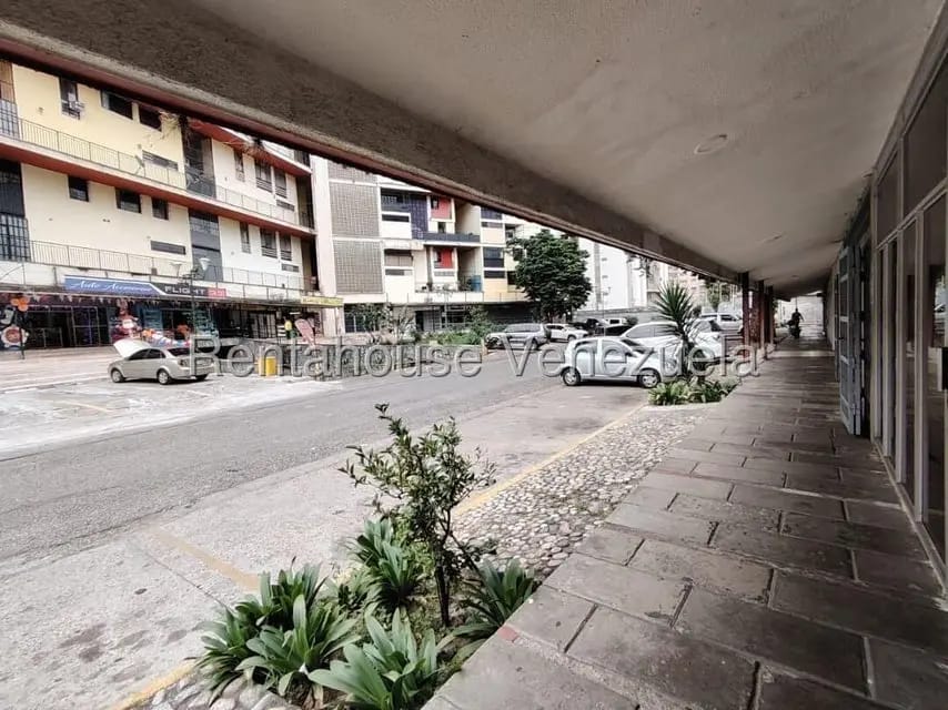 Comercial (Local Comercial) en Alquiler en El Paraiso, Distrito Metropolitano - 16