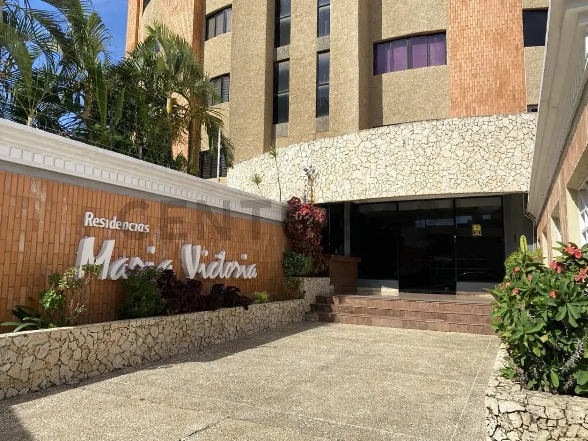 Apartamento en venta en Edificio Maria Victoria en Avenida Santa Rita, Maracaibo - 2