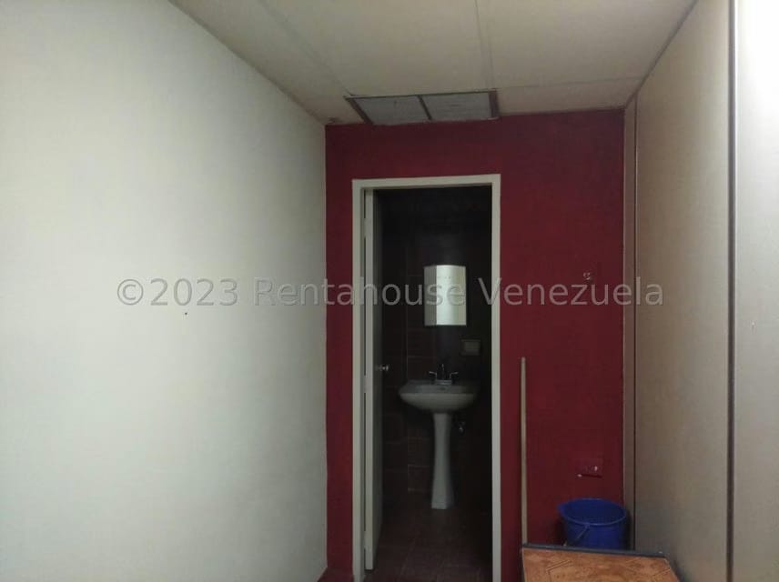 Comercial (Local Comercial) en Venta en Lomas del Este, Carabobo - 12