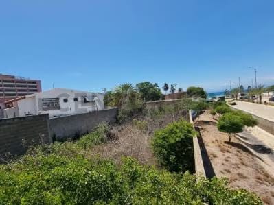 ubicacion inbaltible> terreno a pasos de la playa en el paseo de porlamar - 6