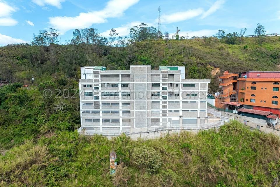 Comercial (Edificio) en Venta en Municipio Carrizal, Miranda - 2