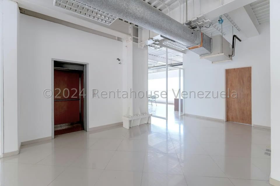 Comercial (Edificio) en Venta en Municipio Carrizal, Miranda - 29