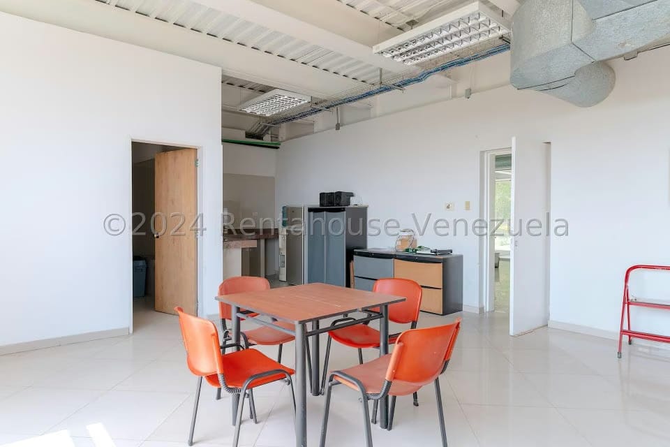 Comercial (Edificio) en Venta en Municipio Carrizal, Miranda - 34