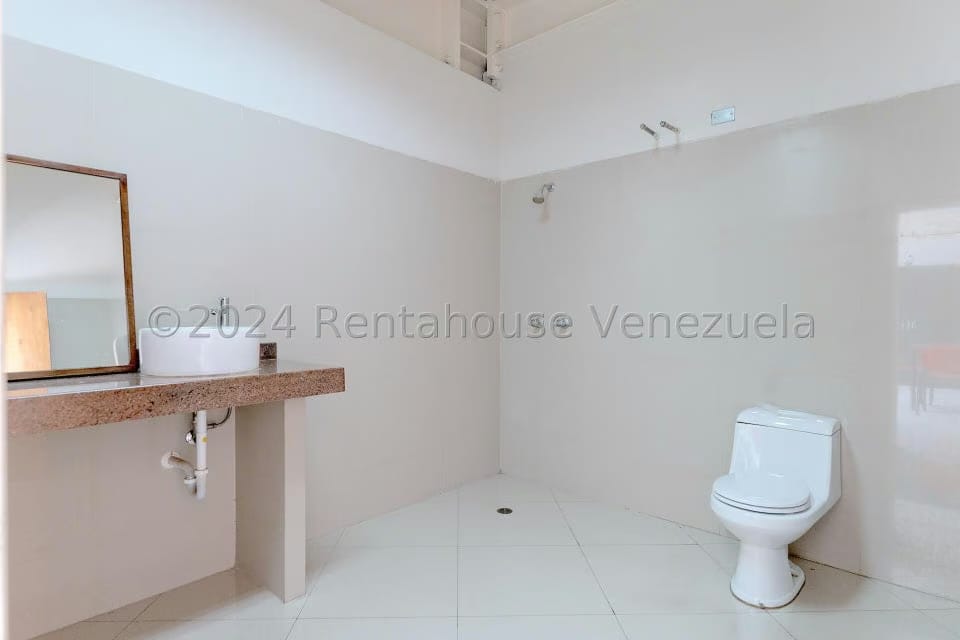 Comercial (Edificio) en Venta en Municipio Carrizal, Miranda - 35
