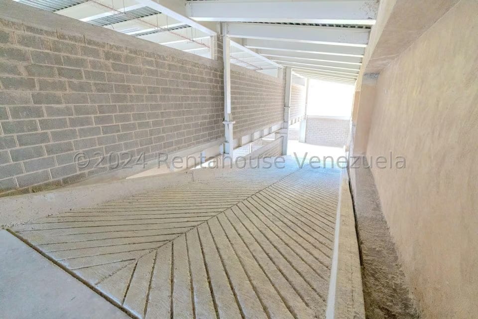 Comercial (Edificio) en Venta en Municipio Carrizal, Miranda - 42