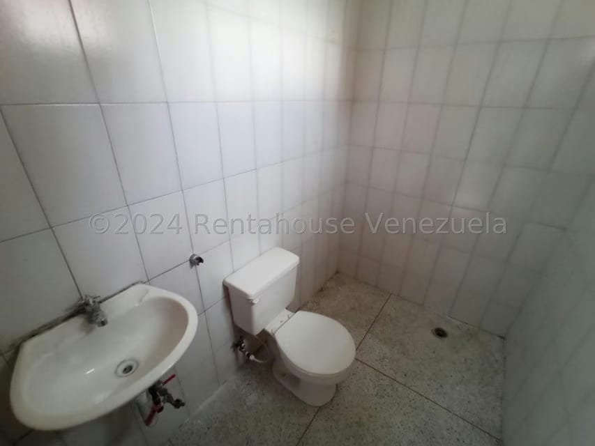 Comercial (Oficina) en Alquiler en Avenida Miranda, Aragua - 23