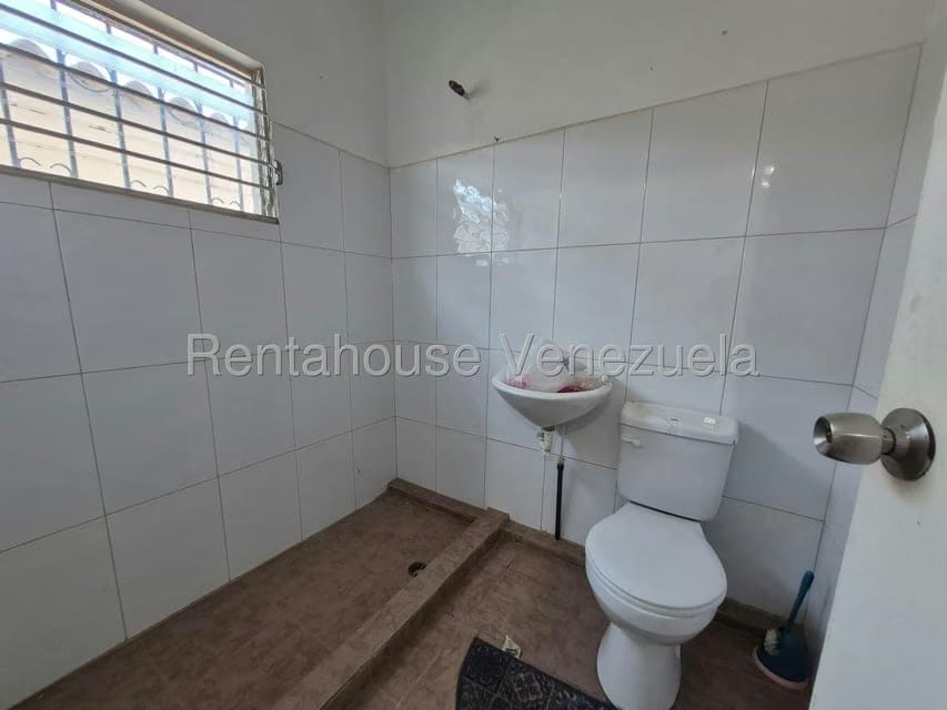 Comercial (Galpon - Deposito) en Alquiler en Nuevo Pueblo, Falcon - 5