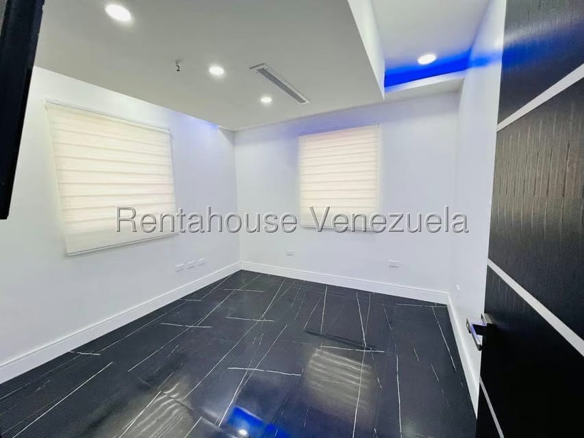 Comercial (Oficina) en Alquiler en Avenida Bolivar, Aragua - 13
