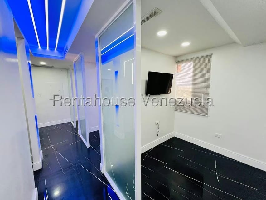 Comercial (Oficina) en Alquiler en Avenida Bolivar, Aragua - 15