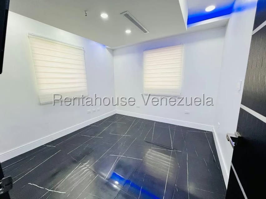 Comercial (Oficina) en Alquiler en Avenida Bolivar, Aragua - 16