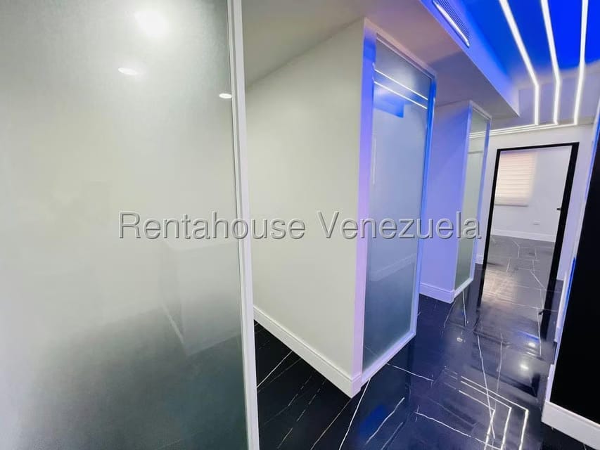 Comercial (Oficina) en Alquiler en Avenida Bolivar, Aragua - 4