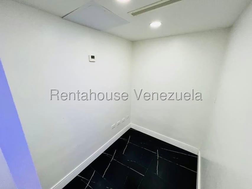 Comercial (Oficina) en Alquiler en Avenida Bolivar, Aragua - 5