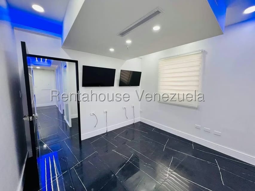Comercial (Oficina) en Alquiler en Avenida Bolivar, Aragua - 7