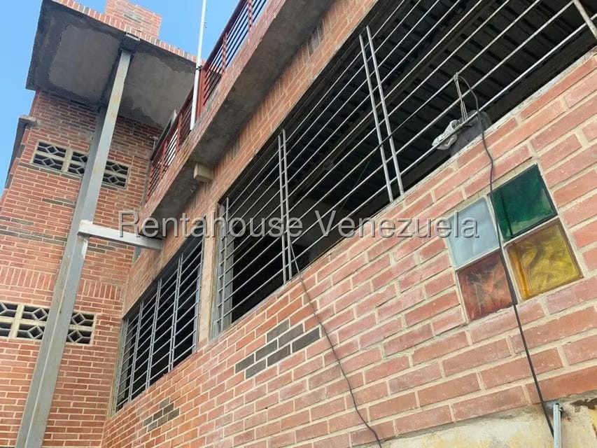 Comercial (Local Comercial) en Alquiler en Los Rosales, Distrito Metropolitano - 2