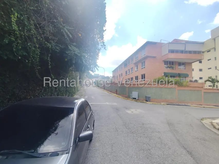 Apartamento (1 Nivel) en Alquiler en Colinas de Bello Monte, Distrito Metropolitano - 2