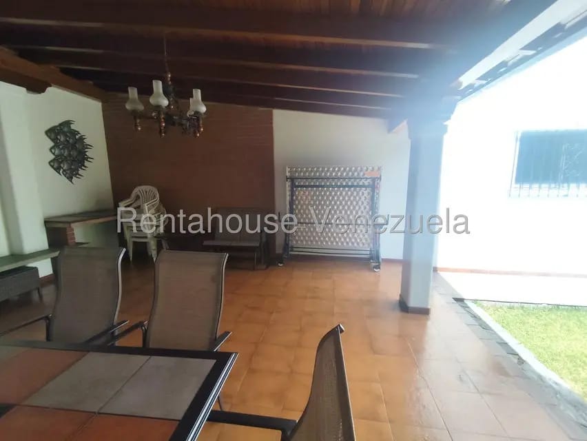 Apartamento (1 Nivel) en Alquiler en Colinas de Bello Monte, Distrito Metropolitano - 18