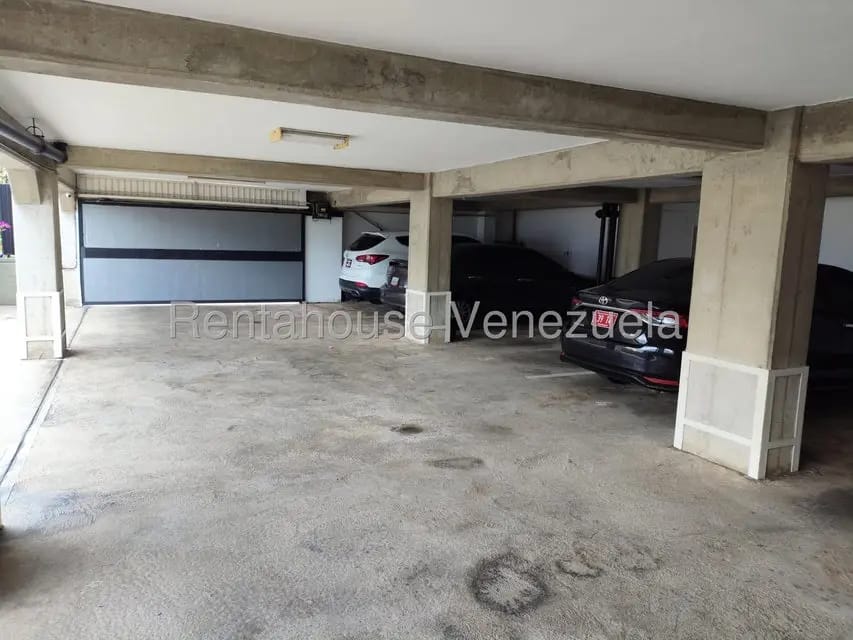 Apartamento (1 Nivel) en Alquiler en Colinas de Bello Monte, Distrito Metropolitano - 22