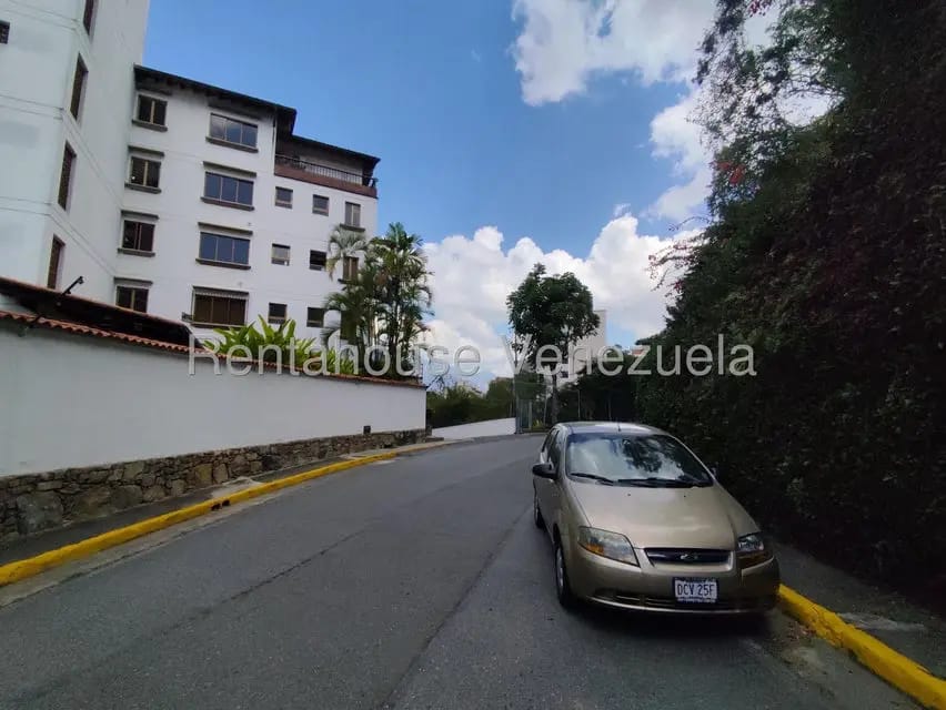 Apartamento (1 Nivel) en Alquiler en Colinas de Bello Monte, Distrito Metropolitano - 4
