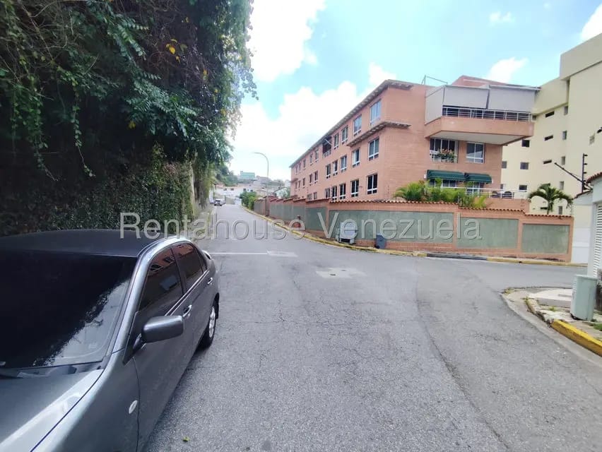 Apartamento (1 Nivel) en Alquiler en Colinas de Bello Monte, Distrito Metropolitano - 5