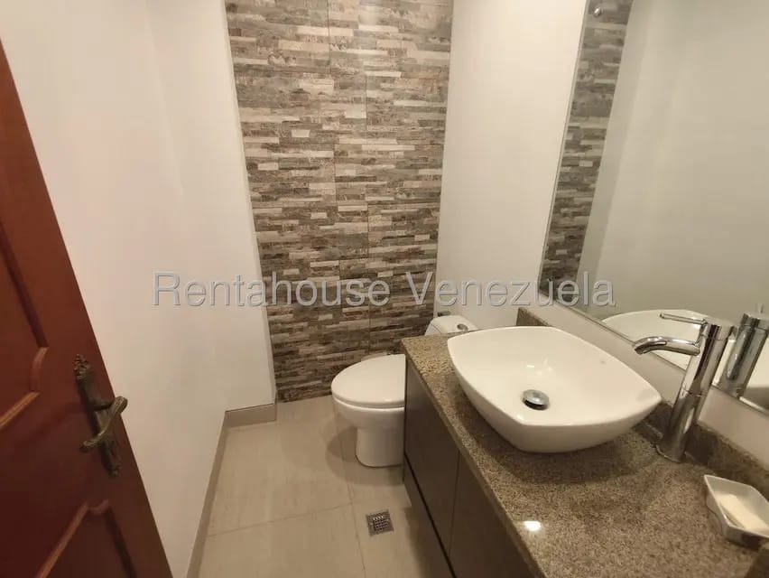 Apartamento (1 Nivel) en Alquiler en Colinas de Bello Monte, Distrito Metropolitano - 60