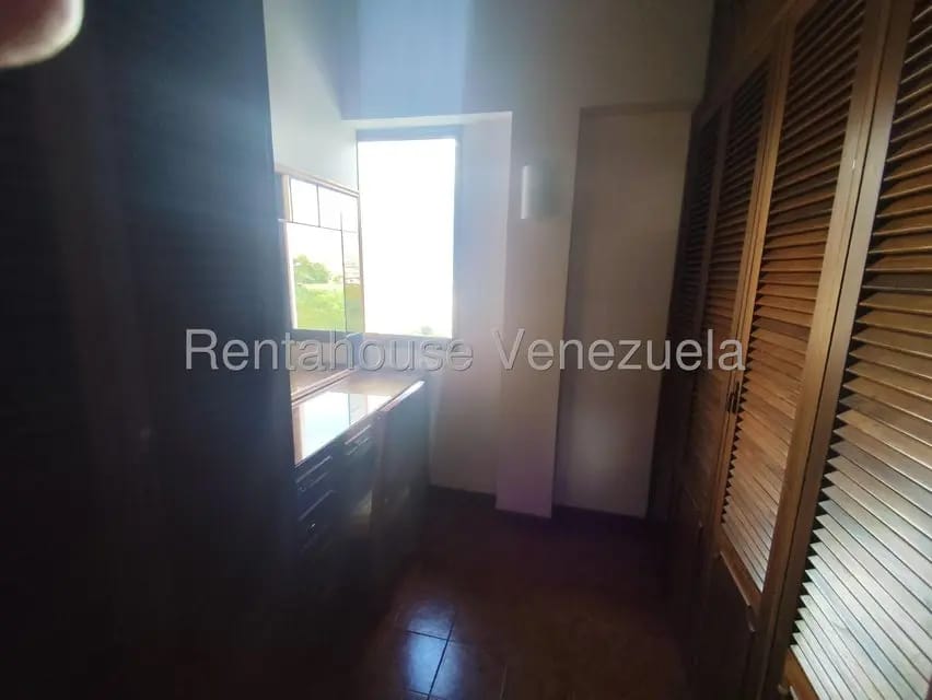 Apartamento (1 Nivel) en Alquiler en Colinas de Bello Monte, Distrito Metropolitano - 80
