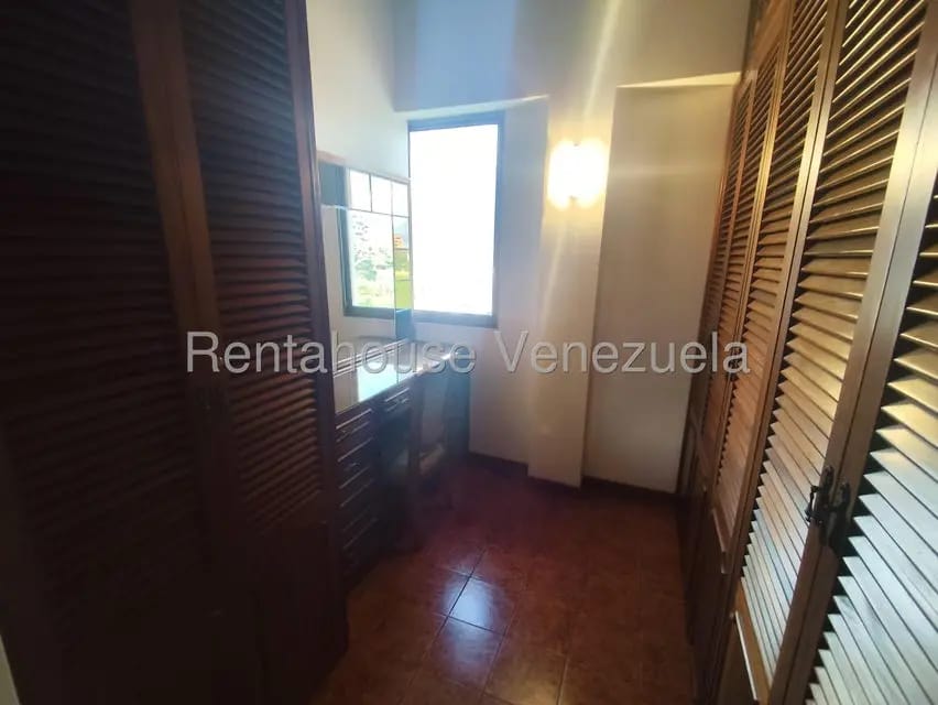 Apartamento (1 Nivel) en Alquiler en Colinas de Bello Monte, Distrito Metropolitano - 91