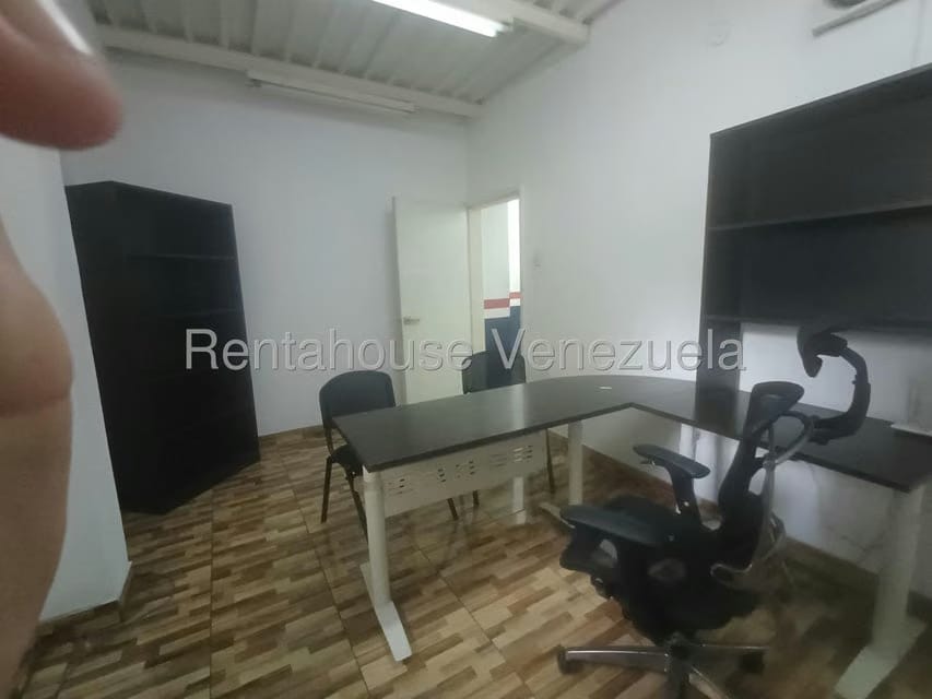 Comercial (Local Comercial) en Alquiler en Quinta Crespo, Distrito Metropolitano - 2
