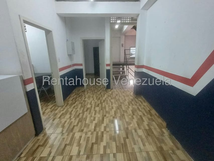 Comercial (Local Comercial) en Alquiler en Quinta Crespo, Distrito Metropolitano - 11