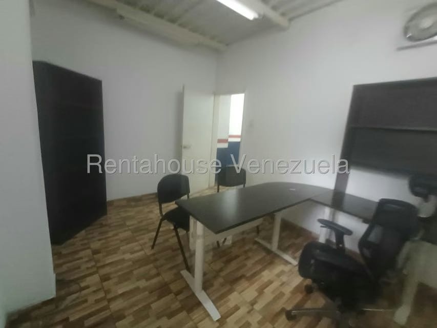 Comercial (Local Comercial) en Alquiler en Quinta Crespo, Distrito Metropolitano - 3