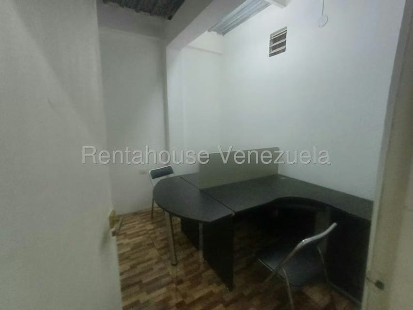 Comercial (Local Comercial) en Alquiler en Quinta Crespo, Distrito Metropolitano - 4